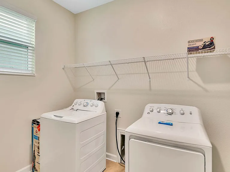 Bookmark Dr — Photo 41