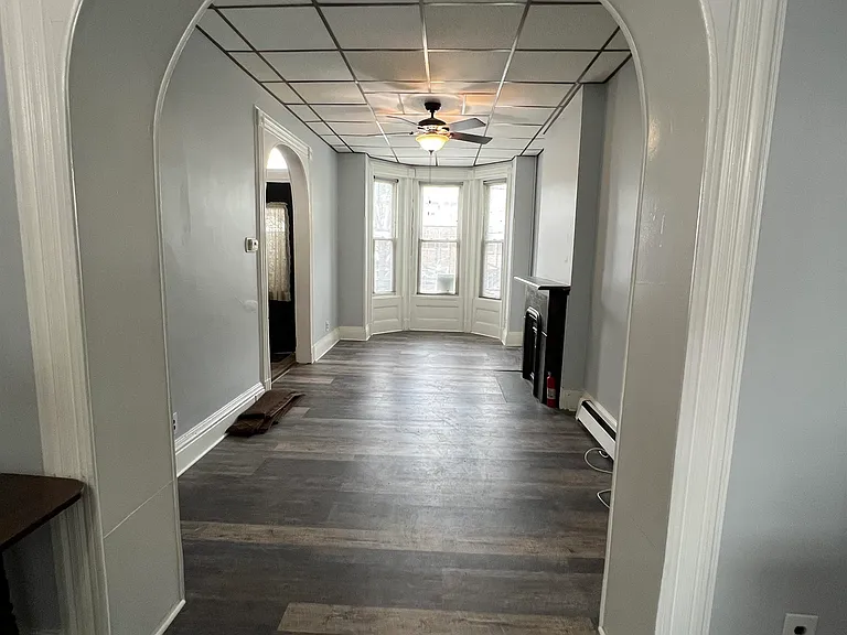 19 Glenwood Ave — Photo 3