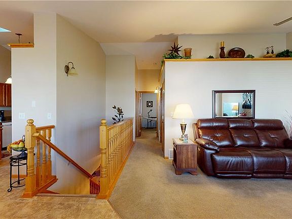 3rd image of 1516 Golden Blvd