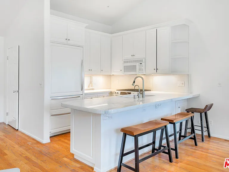3855 Rambla Pacifico #D — Photo 15
