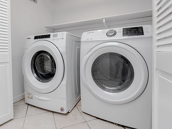 4th image of 28-32 47th St #1