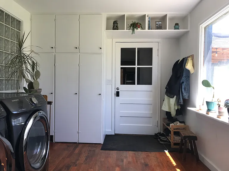 140 E Birch St — Photo 2