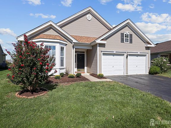 3rd image of 99 Minuteman Cir