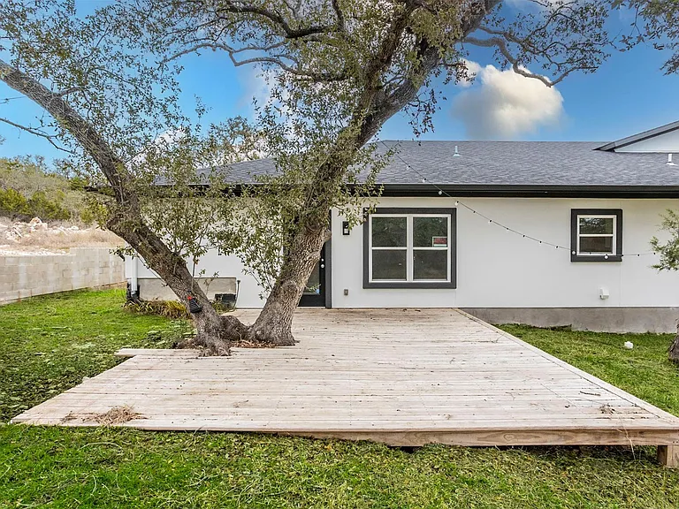 2718 Leslie Ln — Photo 21