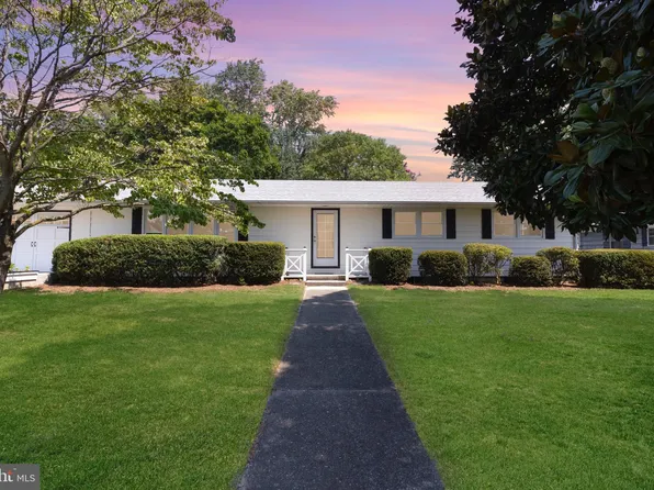 820 W Locust St, Seaford, DE 19973