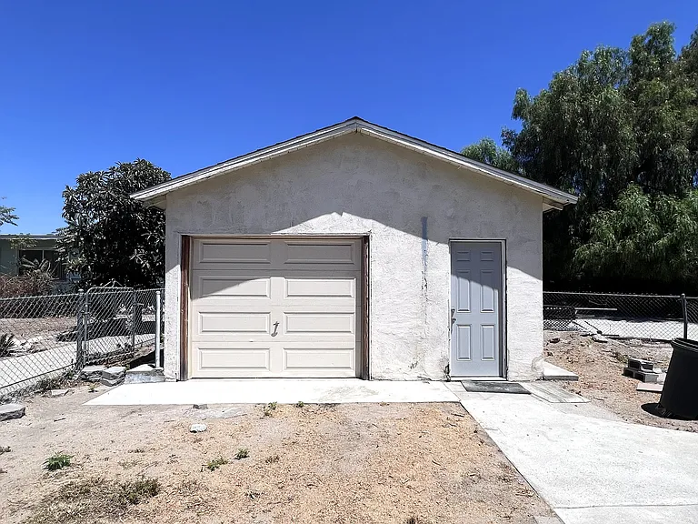 2158 W 1st Ave — Photo 12