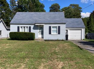 7184 Willow Rd, North Syracuse, NY 13212