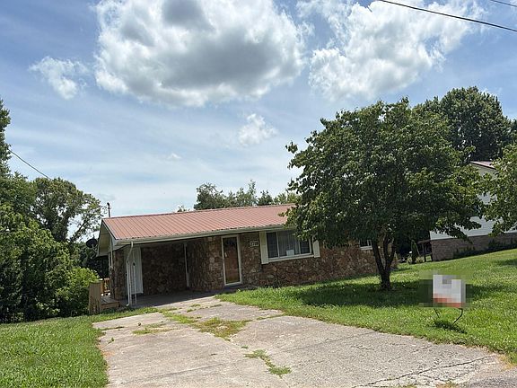 2nd image of 2718 Mayfield Dr