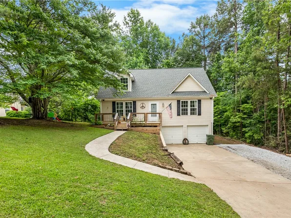 116 Jamlette Dr, Walhalla, SC 29691