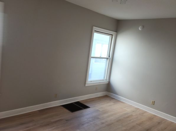210 Broad St #2