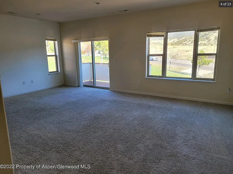 108 Castle Ridge Dr #1 — Photo 4