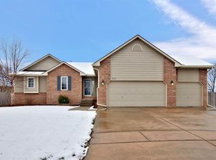 407 W Pepper Ridge Cir, Andover, KS 67002
