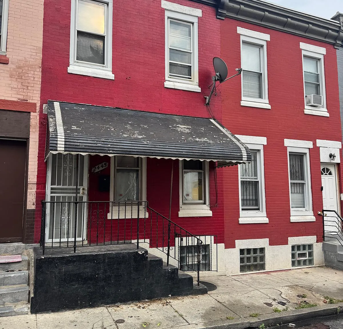 3 bed, 1.5 bath, 1036 sqft, $1,300 — Photo 3