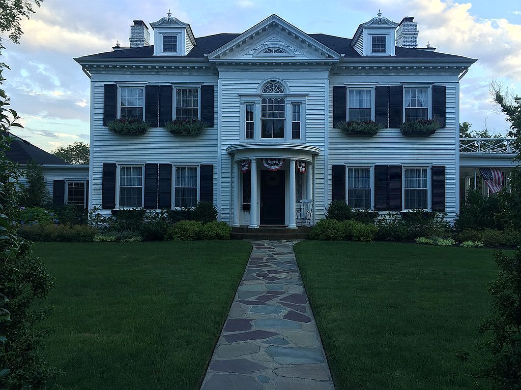 42 Magoun Rd, West Islip, NY 11795 Zillow