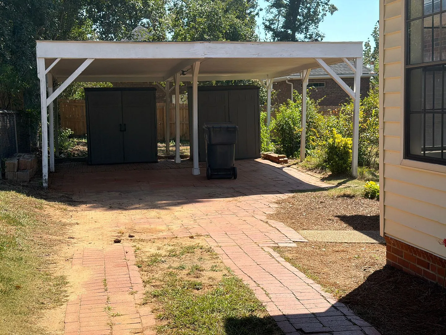Cozy 3 bedroom brick ranch style just off Washington Rd — Photo 2