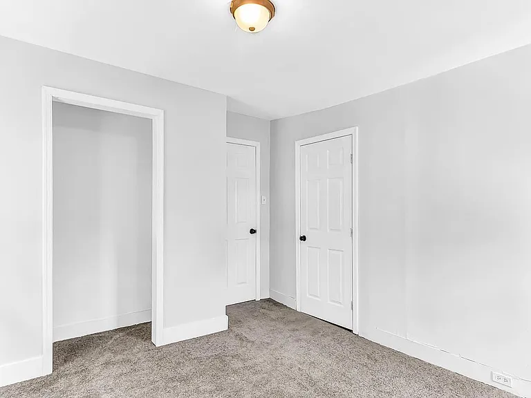 211 Walnut St — Photo 24