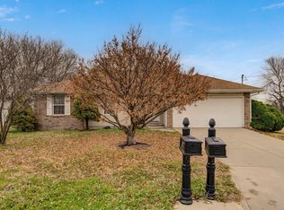 3878 S Leawood Avenue, Springfield, MO 65807