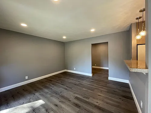 121 Streamwood Photo 1