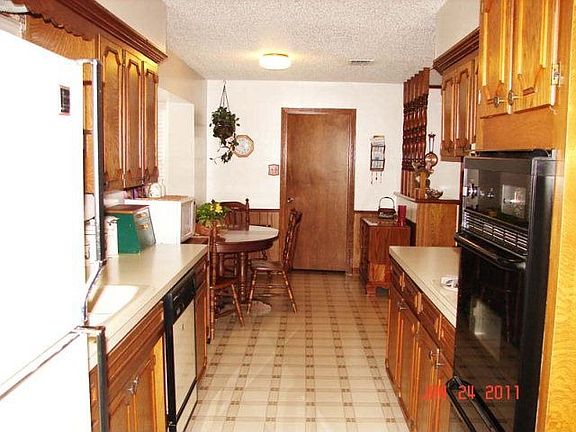 5th image of 128 Poinciana St