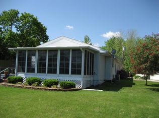 74 S New Thompson Lake Rd, Carbondale, IL 62901