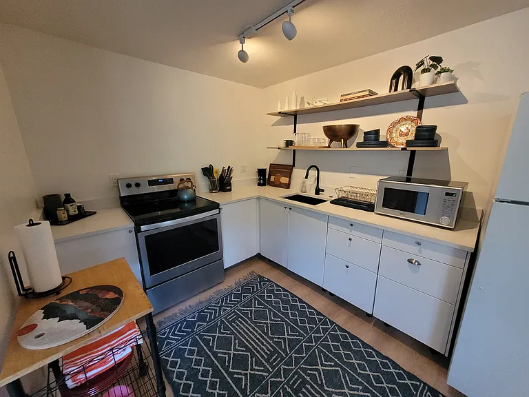 2448 Garmisch Dr #7 — Photo 12