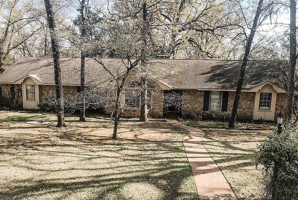 1st image of 922 Hilltop Dr
