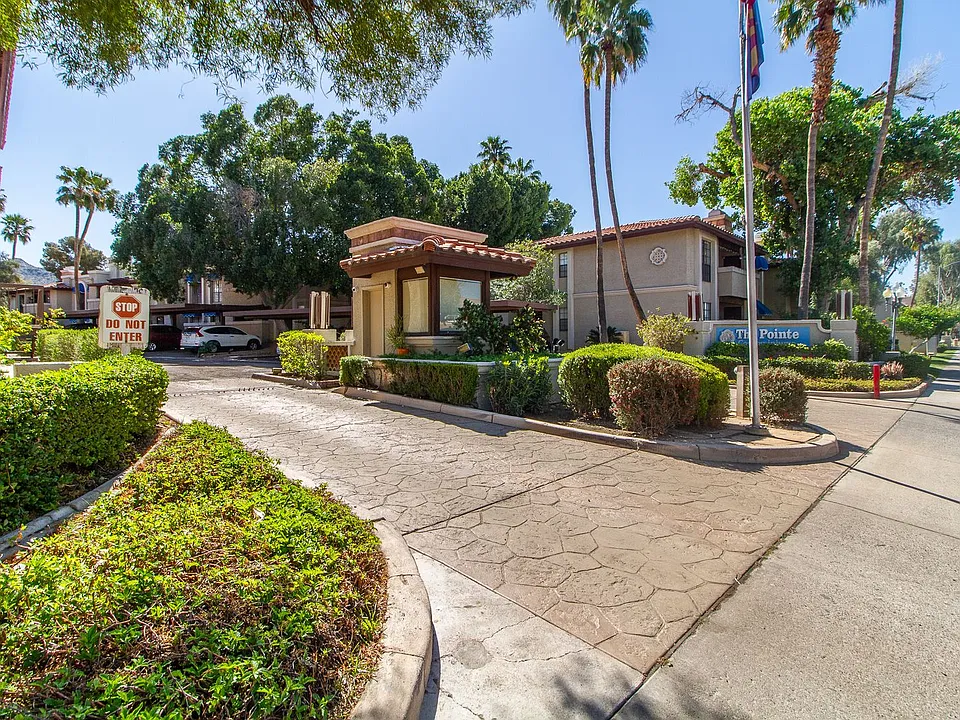 7557 N Dreamy Draw Dr #101