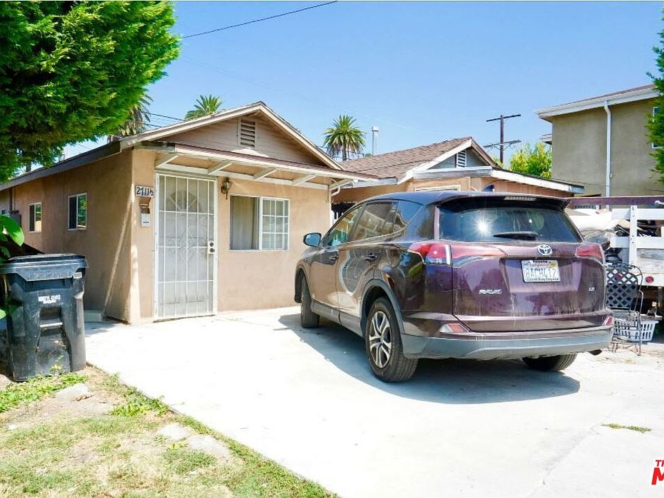 2nd image of 2709 S La Brea Ave