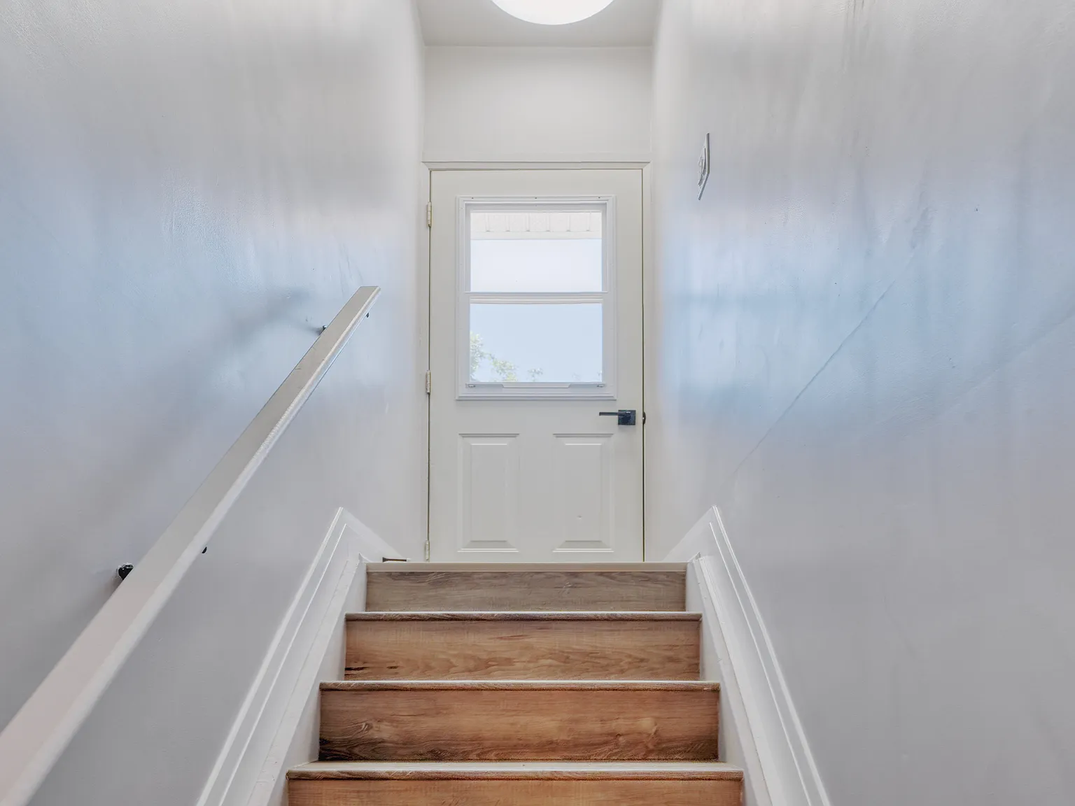 1640 Mary Street Kingston — Photo 3