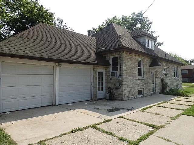 1301 Park Ave photo 1