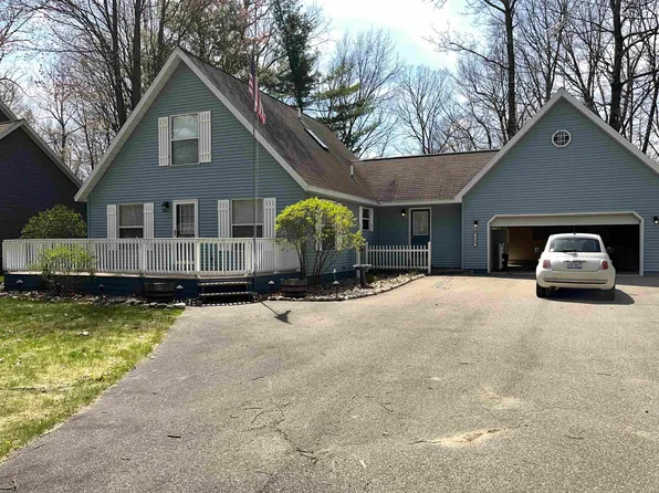 124 Winding Dr, Houghton Lake, MI 48629