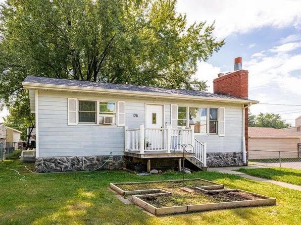 136 5th St, Proctor, MN 55810