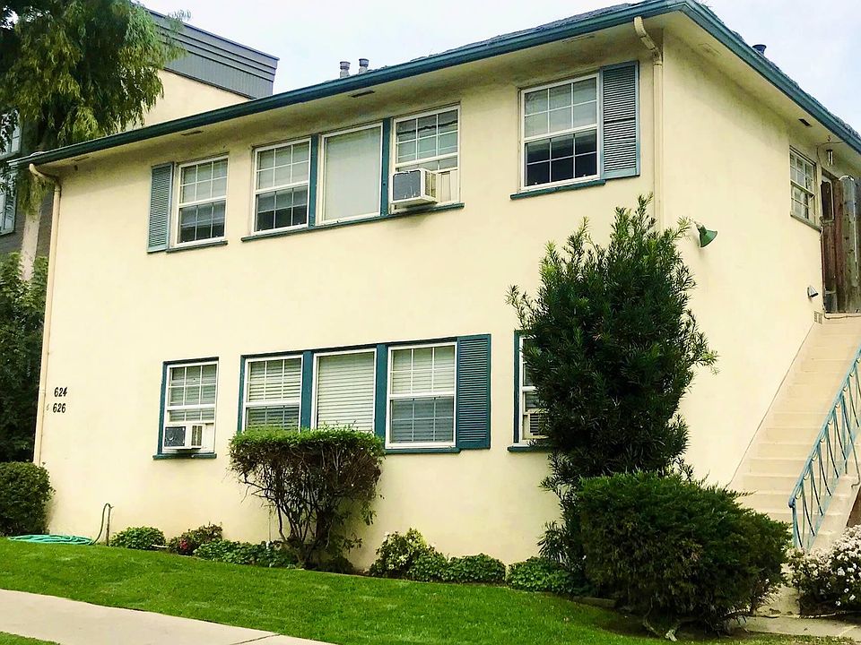 624 Veteran Avenue, Westwood, CA 90024 - Building Front