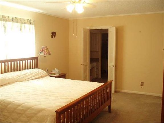 2nd image of 10219 Holly Springs Dr