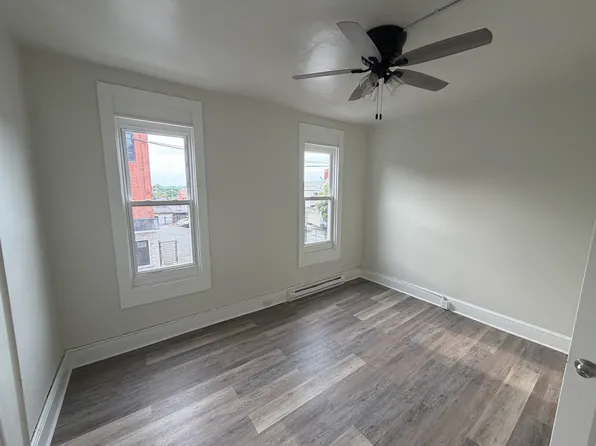 323 N 9th St, Reading, PA