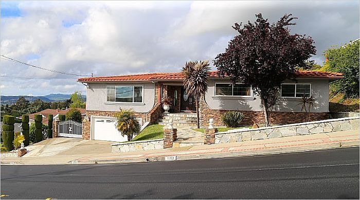 1st image of 3350 Oakes Dr