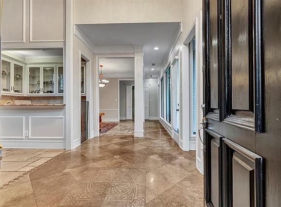 3rd image of 4529 Southgate Dr