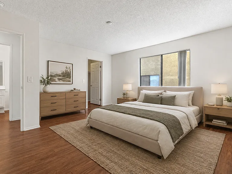 Monrovia Villas Apartments — Photo 13