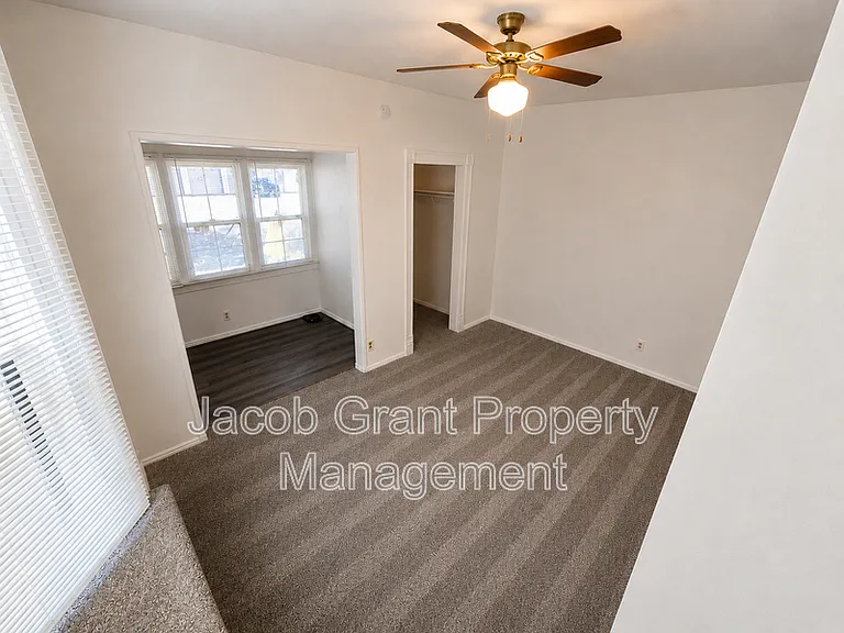 520 N Water Ave #1 — Photo 3