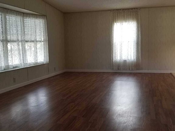 Formal Living 22 x 12