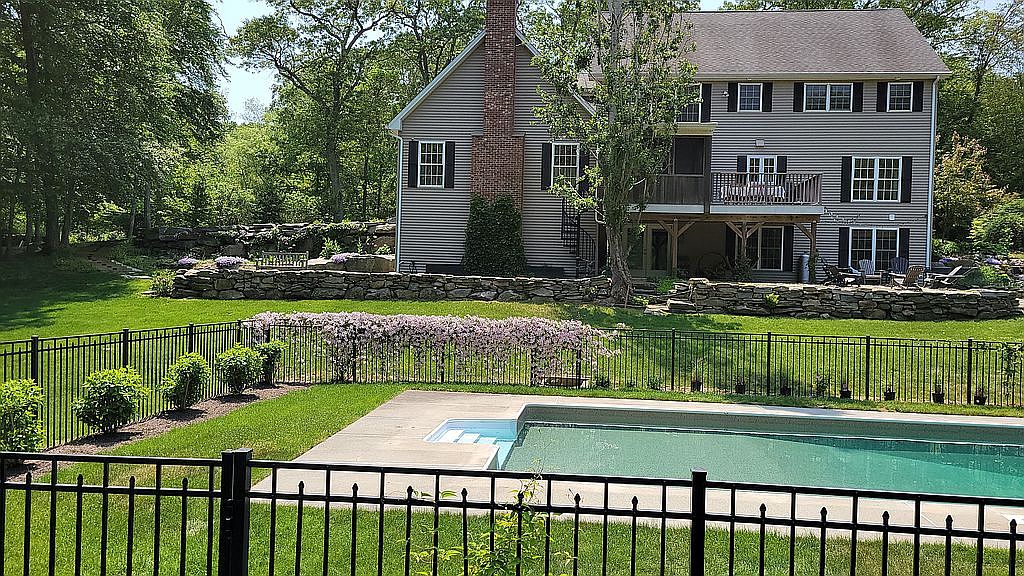 242 S Anguilla Rd, Pawcatuck, CT 06379 Zillow