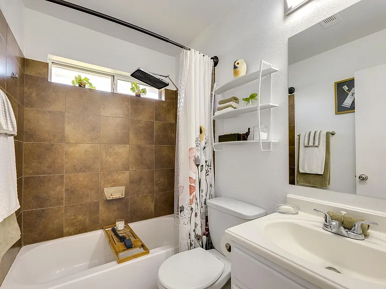 507 Clear Spring Ln — Photo 14