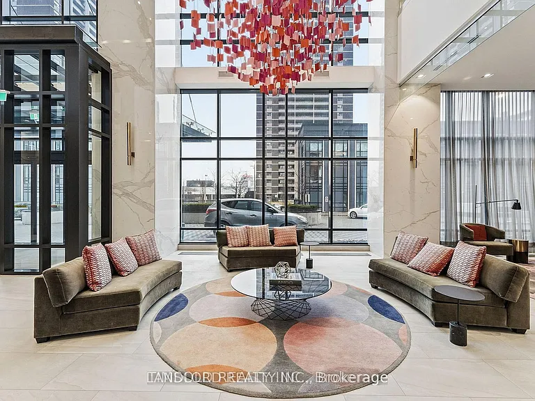 5 Mabelle Ave #Penthouse 33 — Photo 29