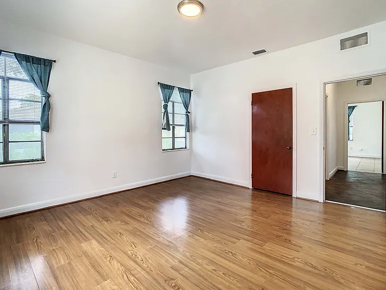 2211 Durham St — Photo 29