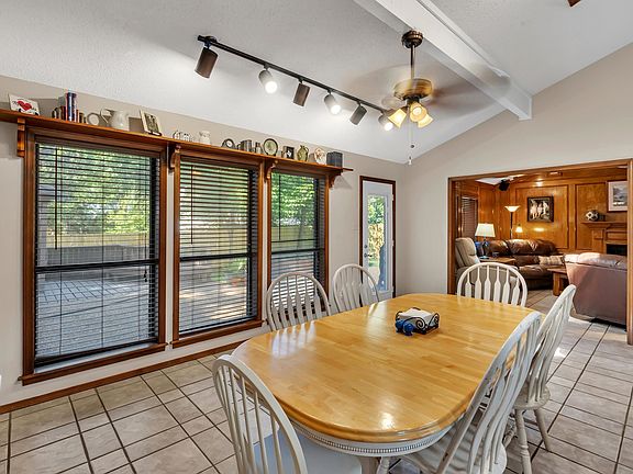 3rd image of 1116 Windsong Ln