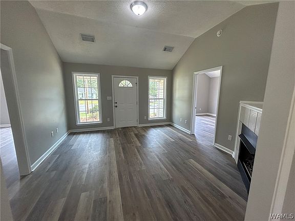 3rd image of 3232 Alpine Pl
