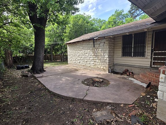 3rd image of 1403 Cedar Oaks Blvd