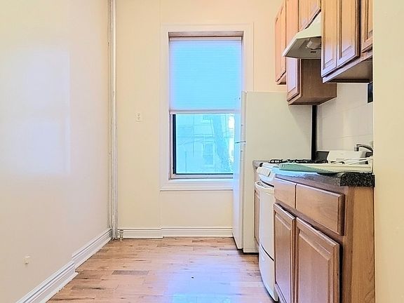 4th image of 184 Clarkson Ave APT 1B