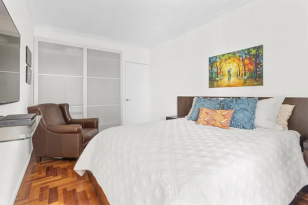 Rented by R New York | media 12