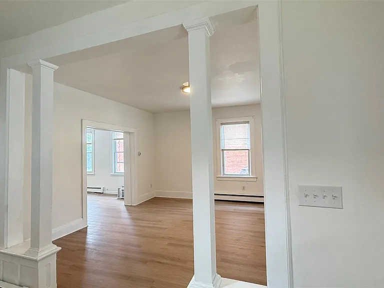 112 Murray Ave — Photo 6